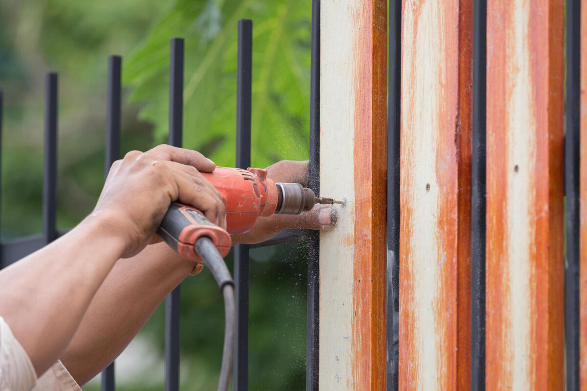 Not sure whether to fix or rebuild? Learn how to decide fence repair vs replace based on damage, age, posts, and cost. Get a free estimate in Eastern Ontario.