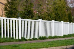Wood-vs-vinyl-fencing